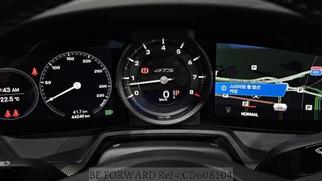 2022 Porsche — 8