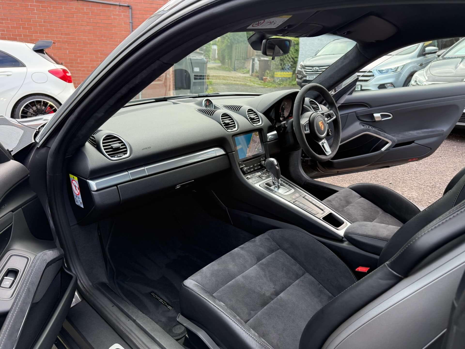 Porsche 718 Cayman — 8