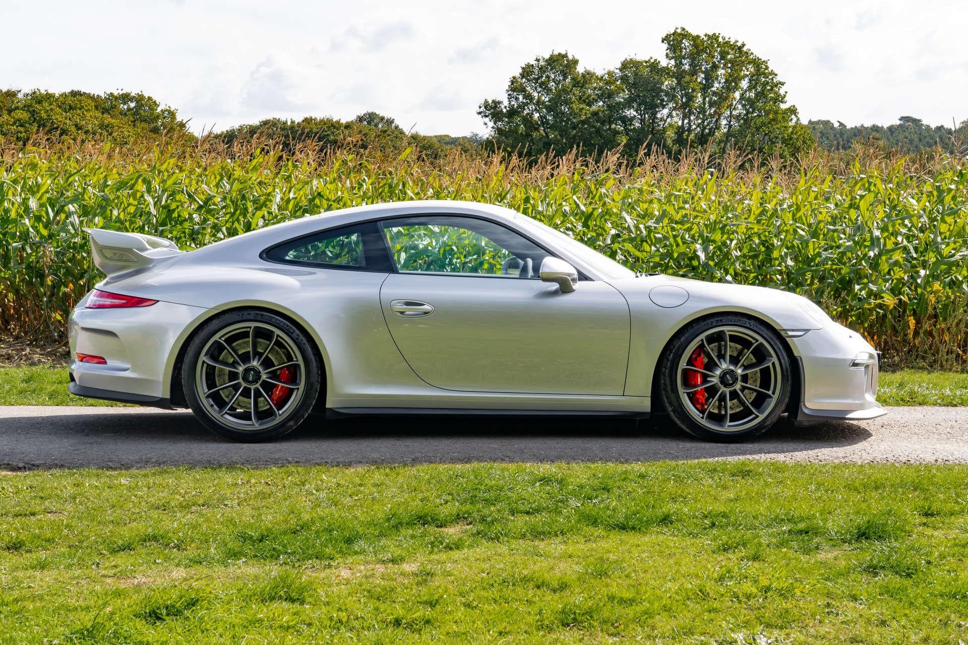 Porsche 911 — 4